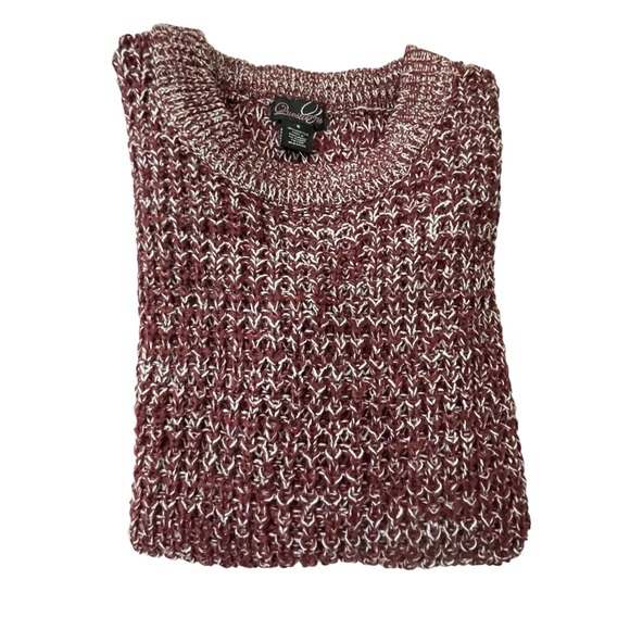 Questions Crewneck sweater Size Small - Picture 11 of 14